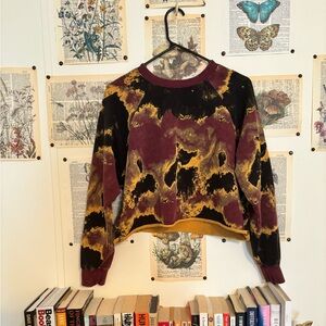 Cropped crewneck